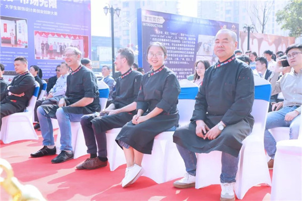 <a href=http://www.8881133.com target=_blank class=infotextkey>江西新東方烹飪學(xué)院</a>出席南昌市第六屆“洪城杯”職業(yè)技能大賽.jpg