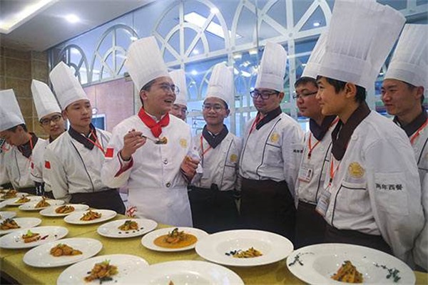 學(xué)西餐中餐就來<a href=http://www.8881133.com target=_blank class=infotextkey>江西新東方烹飪學(xué)院</a>.jpg