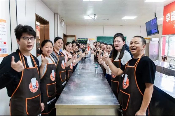 <a href=http://www.8881133.com target=_blank class=infotextkey>江西新東方烹飪學(xué)校</a>.jpg