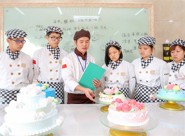 <a href=http://www.8881133.com target=_blank class=infotextkey>江西新東方烹飪學(xué)校</a>.jpg