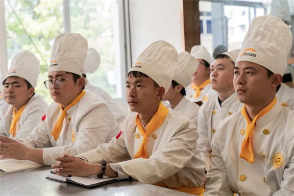 <a href=http://www.8881133.com target=_blank class=infotextkey>江西新東方烹飪學(xué)校</a>.jpg