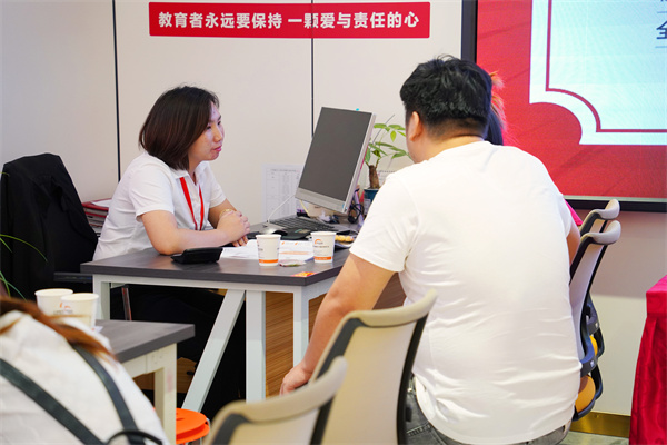 <a href=http://www.8881133.com target=_blank class=infotextkey>江西新東方烹飪學(xué)校</a>.jpg