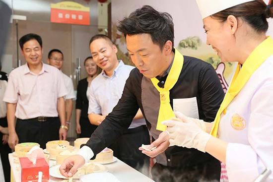 <a href=http://www.8881133.com target=_blank class=infotextkey>江西新東方烹飪學(xué)校</a>.jpg