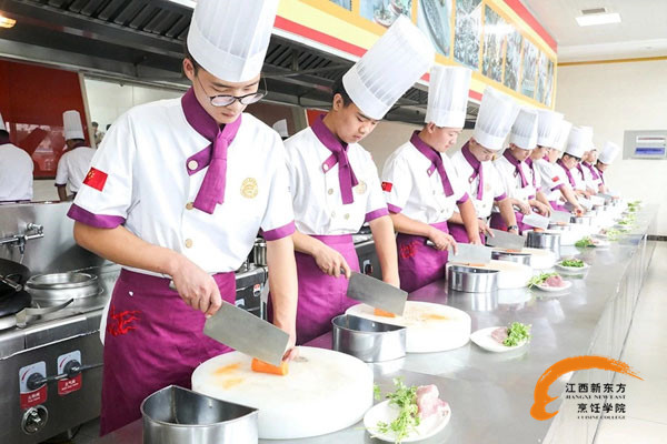 學(xué)廚師好就業(yè)