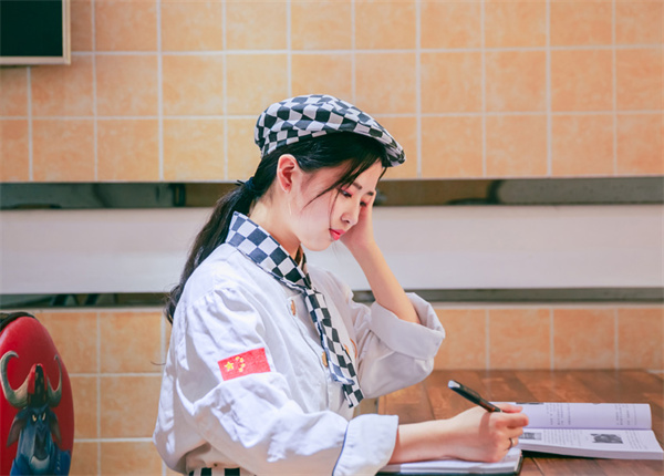 <a href=http://www.8881133.com target=_blank class=infotextkey>江西新東方烹飪學(xué)校</a>.jpg