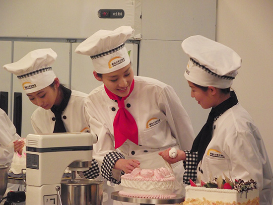 <a href=http://www.8881133.com target=_blank class=infotextkey>江西新東方烹飪學(xué)校</a>.jpg