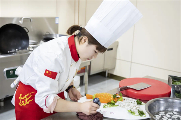 <a href=http://www.8881133.com target=_blank class=infotextkey>江西新東方烹飪學校</a>.jpg