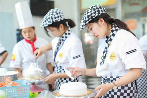 <a href=http://www.8881133.com target=_blank class=infotextkey>江西新東方烹飪學(xué)校</a>.jpg