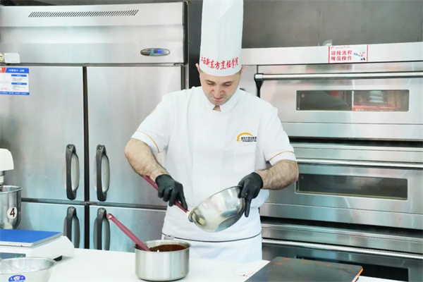 <a href=http://www.8881133.com target=_blank class=infotextkey>江西新東方烹飪學(xué)校</a>.jpg