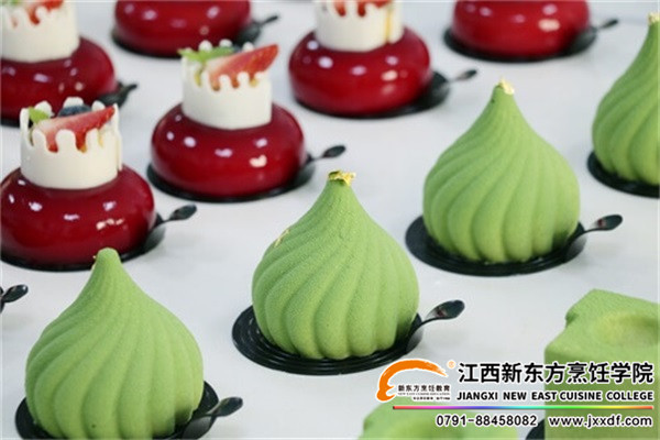 在<a href=http://www.8881133.com target=_blank class=infotextkey>江西新東方烹飪學院</a>學蛋糕很有出息.jpg