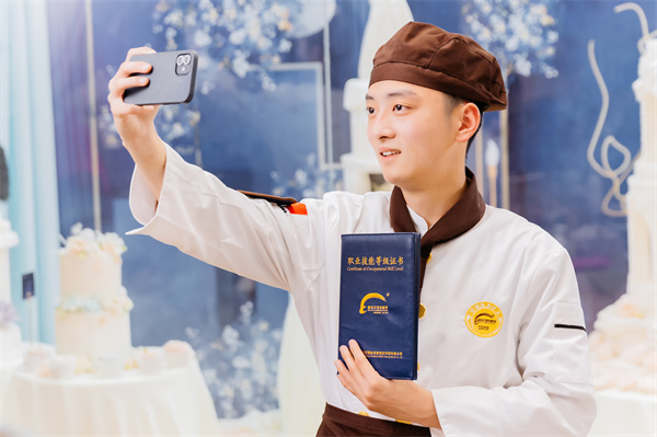 <a href=http://www.8881133.com target=_blank class=infotextkey>江西新東方烹飪學校</a>.jpg