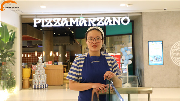 <a href=http://www.8881133.com target=_blank class=infotextkey><a href=http://www.8881133.com target=_blank class=infotextkey>江西新東方烹飪學(xué)院</a></a>成功學(xué)子李佳昱.jpg