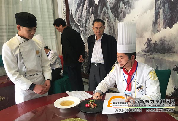 人社部領(lǐng)導(dǎo)蒞臨<a href=http://www.8881133.com target=_blank class=infotextkey><a href=http://www.8881133.com target=_blank class=infotextkey>江西新東方烹飪學(xué)院</a></a>調(diào)研