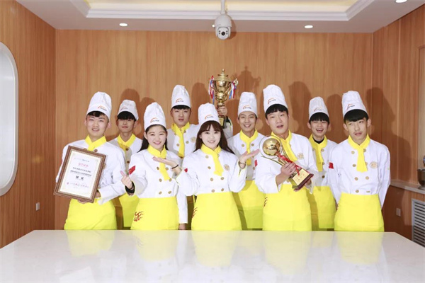 <a href=http://www.8881133.com target=_blank class=infotextkey>江西新東方烹飪學(xué)校</a>