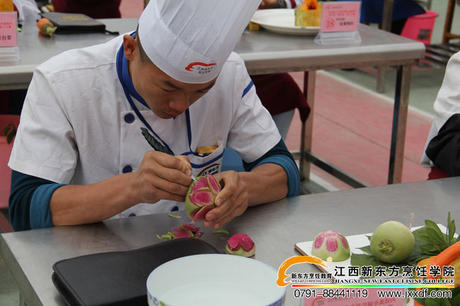 �|����W(xu��)У�񻨴�ِ