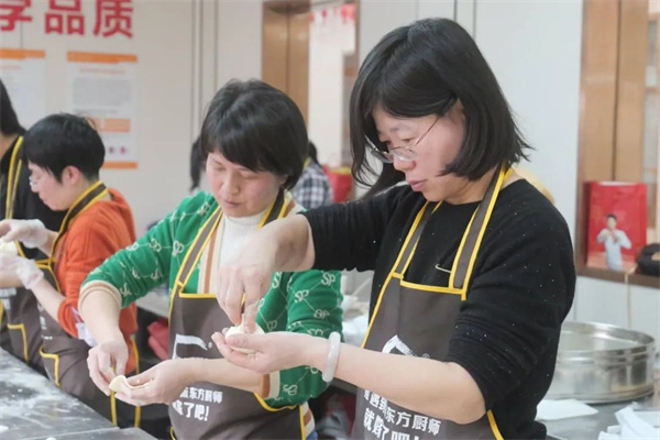 <a href=http://www.8881133.com target=_blank class=infotextkey>江西新東方烹飪學(xué)校</a>女神節(jié)活動(dòng).jpg