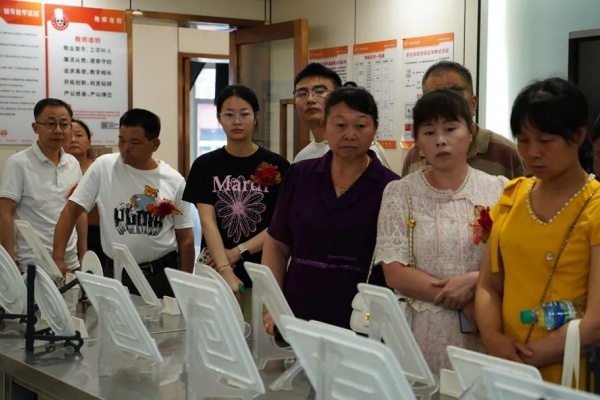 <a href=http://www.8881133.com target=_blank class=infotextkey>江西新東方烹飪學(xué)校</a>jpg