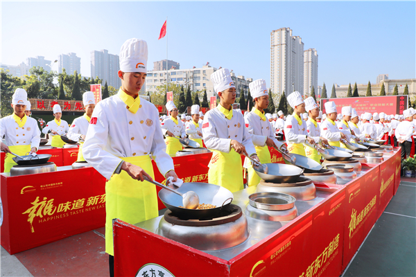 第六屆“洪城杯”職業(yè)技能大賽暨新東方烹飪大賽今日隆重開幕.jpg