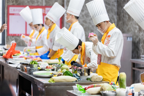 <a href=http://www.8881133.com target=_blank class=infotextkey>江西新東方烹飪學(xué)校</a>.jpg