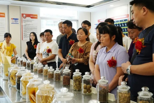 <a href=http://www.8881133.com target=_blank class=infotextkey>江西新東方烹飪學(xué)校</a>jpg