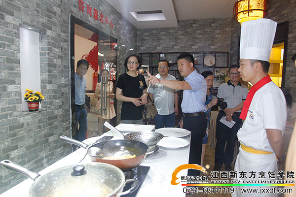 <a href=http://www.8881133.com target=_blank class=infotextkey>江西新東方烹飪學(xué)校</a>.jpg
