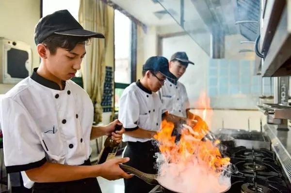 <a href=http://www.8881133.com target=_blank class=infotextkey>江西新東方烹飪學(xué)校</a>.jpg