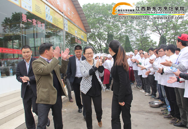 �ϲ�������ʿ���I(y��)������Ӗ(x��n)�I(l��ng)��(d��o)С�M�ܵ�<a href=http://www.8881133.com target=_blank class=infotextkey>�����|����W(xu��)Ժ</a>ͬ�W(xu��)���ğ��Қgӭ.jpg