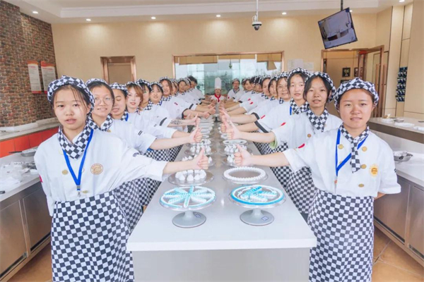 初中畢業(yè)學(xué)西點(diǎn)專業(yè)好不好.jpg