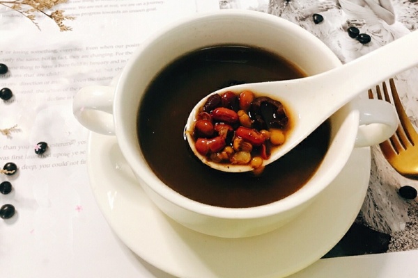 <a href=http://www.8881133.com target=_blank class=infotextkey>江西新東方烹飪學(xué)校</a>.jpg