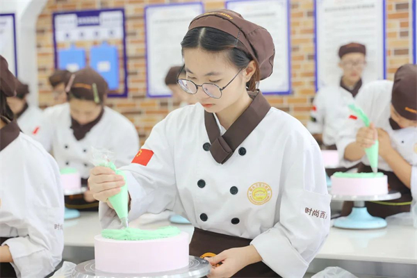 <a href=http://www.8881133.com target=_blank class=infotextkey>江西新東方烹飪學(xué)校</a>.jpg