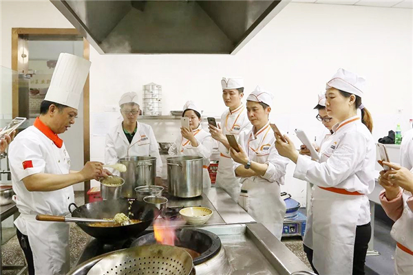 學(xué)廚師就來新東方.jpg