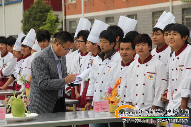 �|����W(xu��)У�񻨴�ِ