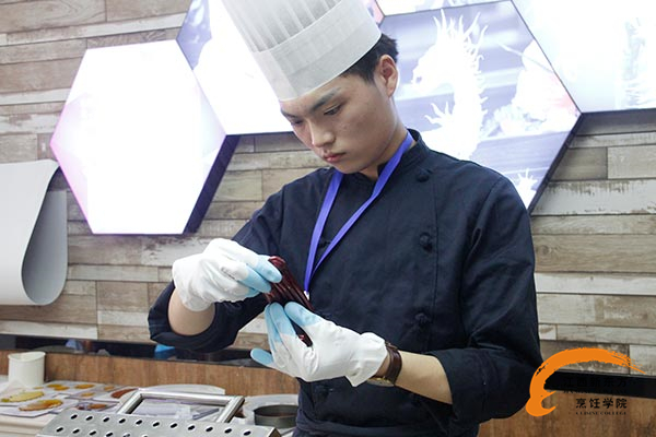 選手們認(rèn)真參賽