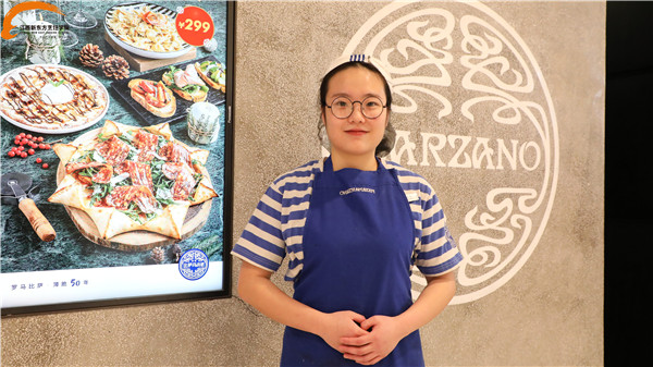 <a href=http://www.8881133.com target=_blank class=infotextkey><a href=http://www.8881133.com target=_blank class=infotextkey>江西新東方烹飪學(xué)院</a></a>成功學(xué)子李佳昱.jpg