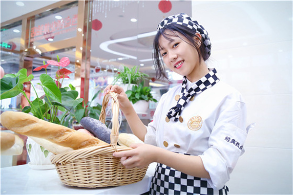 <a href=http://www.8881133.com target=_blank class=infotextkey>江西新東方烹飪學校</a>