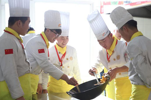 <a href=http://www.8881133.com target=_blank class=infotextkey>江西新東方烹飪學(xué)校</a>.jpg