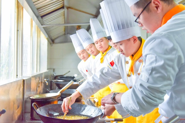 <a href=http://www.8881133.com target=_blank class=infotextkey>江西新東方烹飪學校</a>.jpg