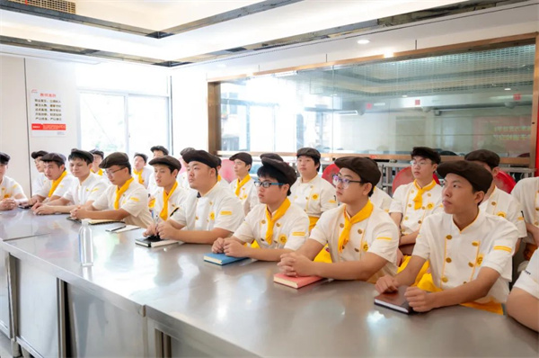 <a href=http://www.8881133.com target=_blank class=infotextkey>江西新東方烹飪學(xué)校</a>.jpg