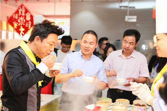 <a href=http://www.8881133.com target=_blank class=infotextkey>江西新東方烹飪學(xué)校</a>.jpg