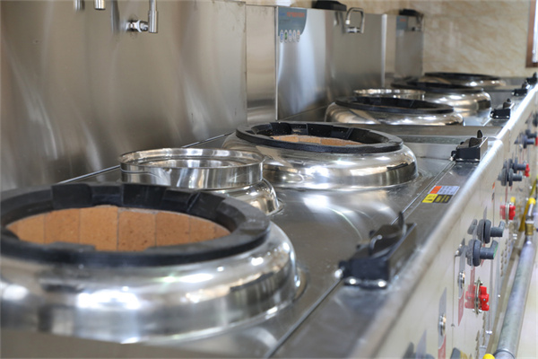 <a href=http://www.8881133.com target=_blank class=infotextkey>江西新東方烹飪學(xué)校</a>.jpg