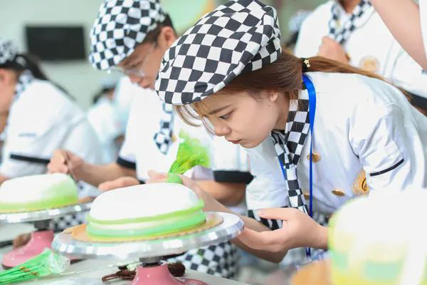 <a href=http://www.8881133.com target=_blank class=infotextkey>江西新東方烹飪學(xué)校</a>