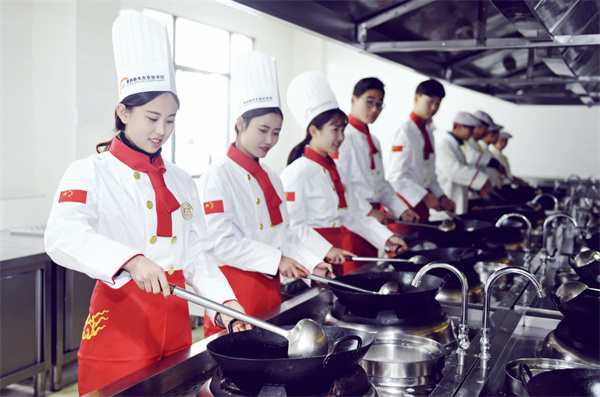 <a href=http://www.8881133.com target=_blank class=infotextkey>江西新東方烹飪學(xué)校</a>.jpg