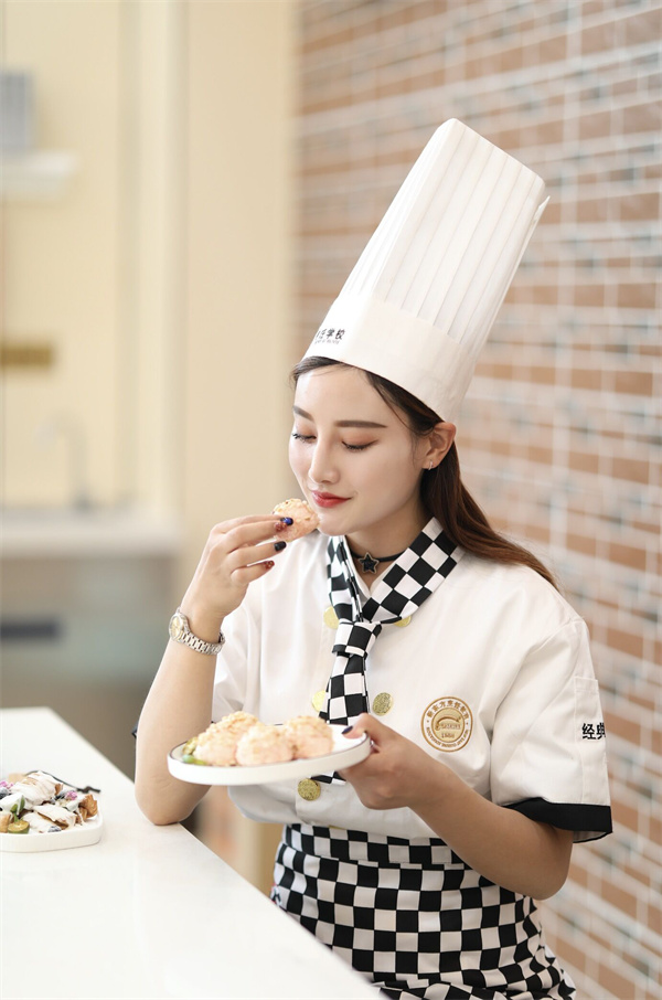 <a href=http://www.8881133.com target=_blank class=infotextkey>江西新東方烹飪學校</a>