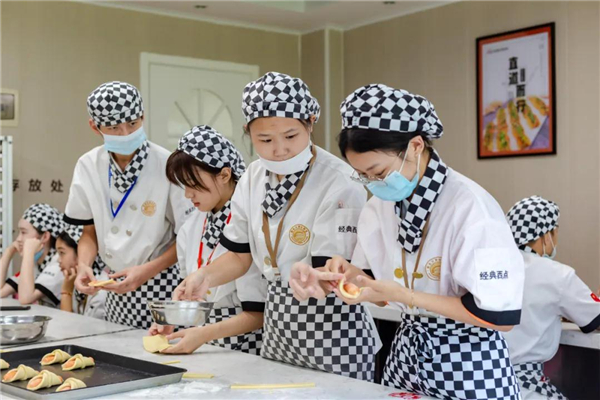 <a href=http://www.8881133.com target=_blank class=infotextkey>�����|����WУ</a>.jpg