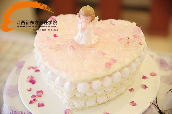 <a href=http://www.8881133.com target=_blank class=infotextkey>江西新東方烹飪學院</a>學員西點作品.jpg