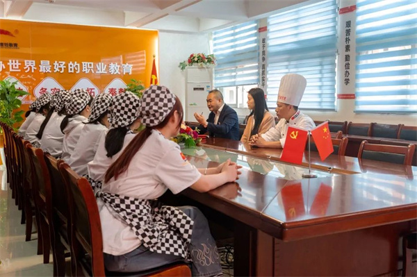 <a href=http://www.8881133.com target=_blank class=infotextkey>江西新東方烹飪學校</a>.jpg