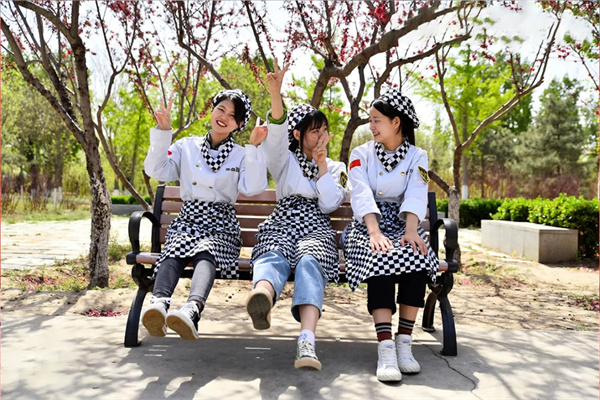 <a href=http://www.8881133.com target=_blank class=infotextkey>江西新東方烹飪學(xué)校</a>.jpg