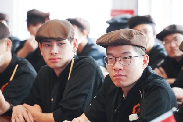 <a href=http://www.8881133.com target=_blank class=infotextkey>江西新東方烹飪學(xué)校</a>.jpg