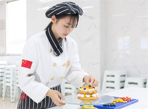 <a href=http://www.8881133.com target=_blank class=infotextkey>�����|����WУ</a>.jpg