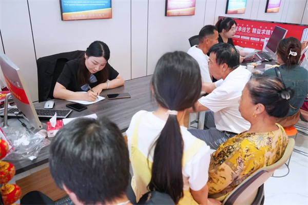 <a href=http://www.8881133.com target=_blank class=infotextkey>江西新東方烹飪學(xué)校</a>.jpg